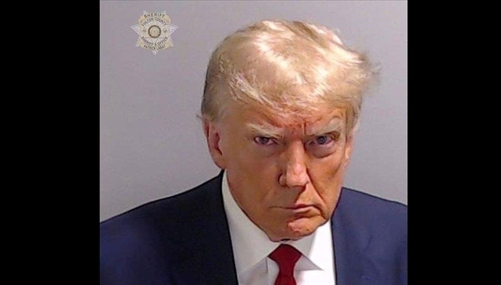 Trump’ın tartışmalı sabıka fotoğrafı: “Siyahi ve Latin seçmenlerin desteğini artırdı”